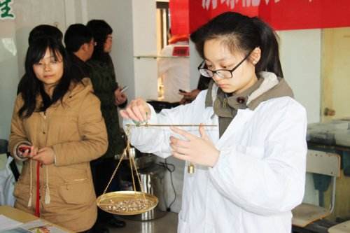 中药学有哪些就业方向前景怎么样工资高吗?女生学中医好就业吗