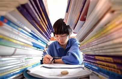 填鸭式教育是什么意思会抹杀创造力?中国填鸭式愚民教育利弊分析