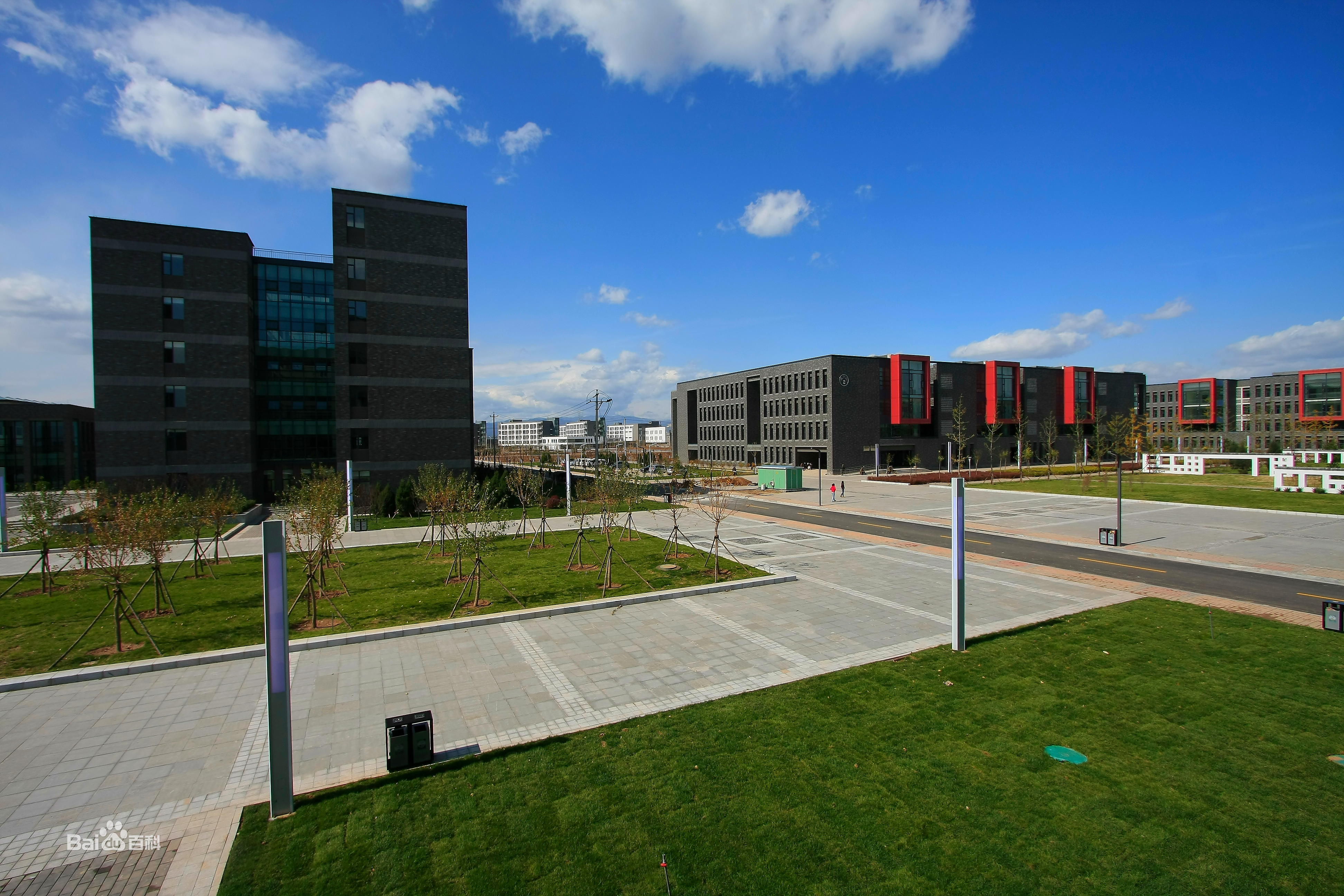 ̫ԭѧԺ�Ǽ����м���У���ֱ����ģ�̫ԭѧԺ�ʹ�ͬ��ѧ�ĸ��ã�