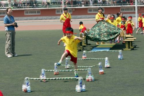 过早识字的危害父母知道吗?盘点孩子各年龄适合学什么