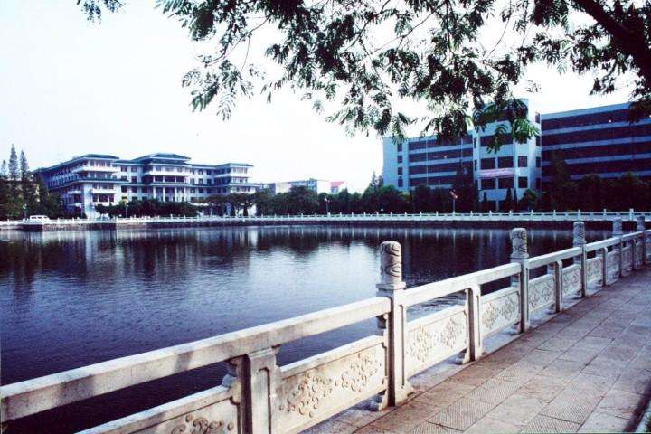 长江大学全国最新排名是几本是211吗?有哪些王牌专业学校名气大吗