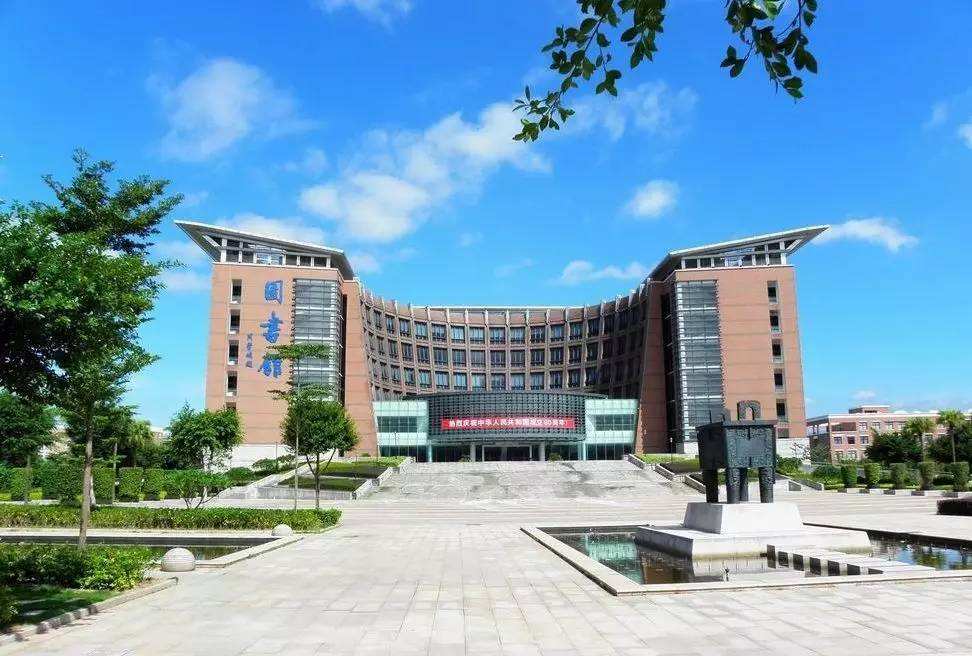 2023福建有哪些大学最新排行榜?福建师范大学怎么样师资排名揭秘