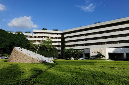 ���ڴ�ѧ��ô���Ǽ���¼ȡ��������?����Щ����רҵ������ǿרҵ