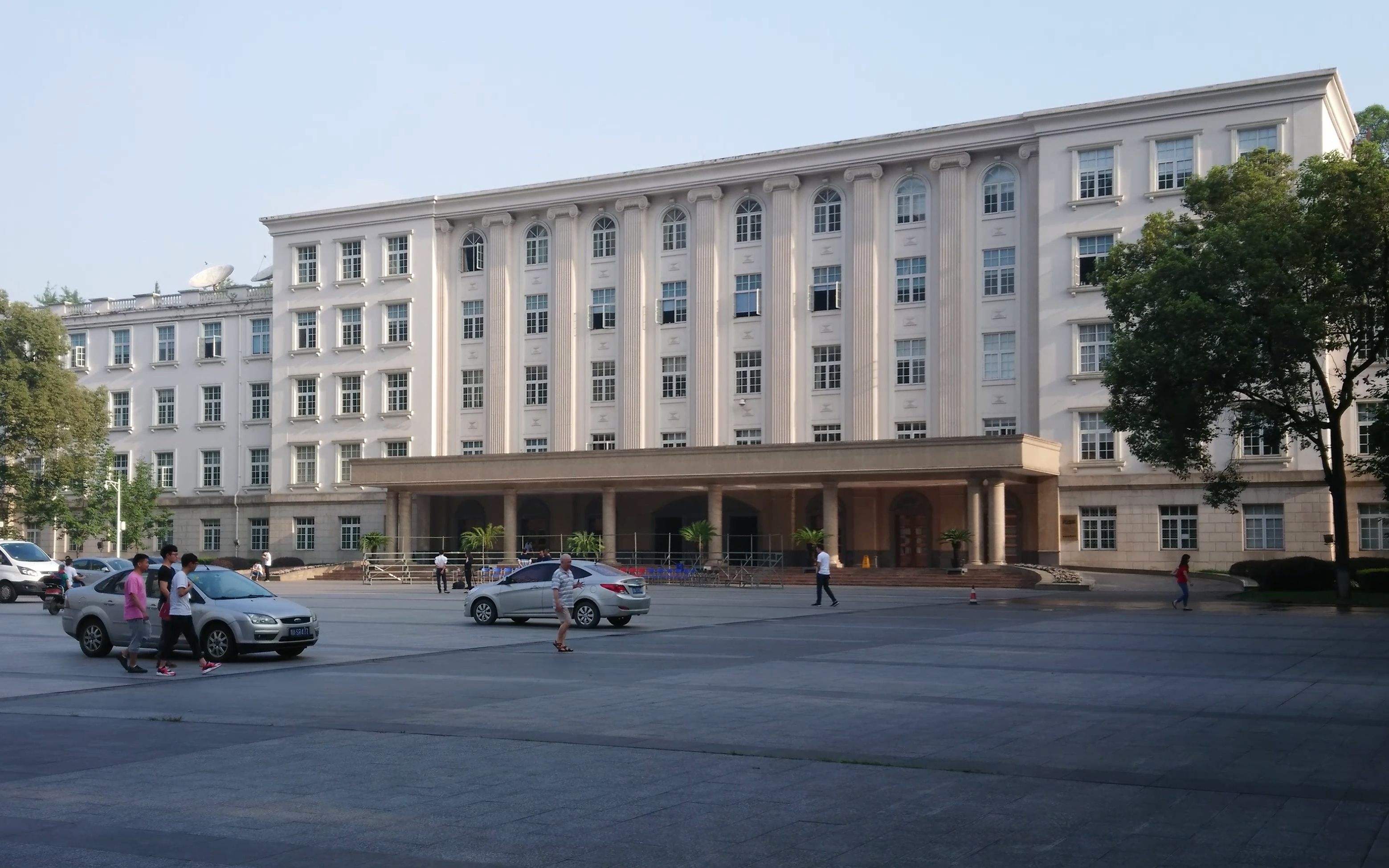 电子科技大学沙河校区地址在哪?沙河校区和本部有什么区别?