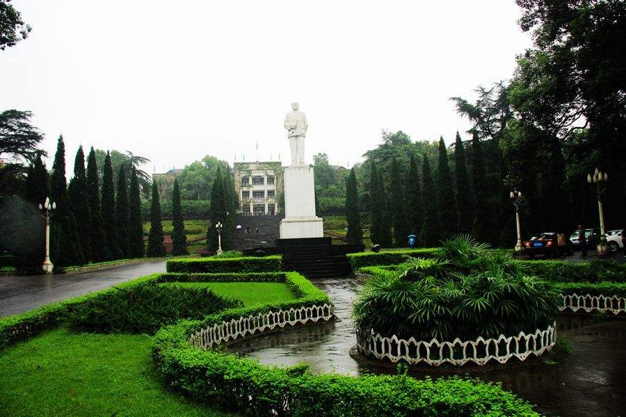 西南大学实力如何?是211吗?西南大学什么专业最值得读?