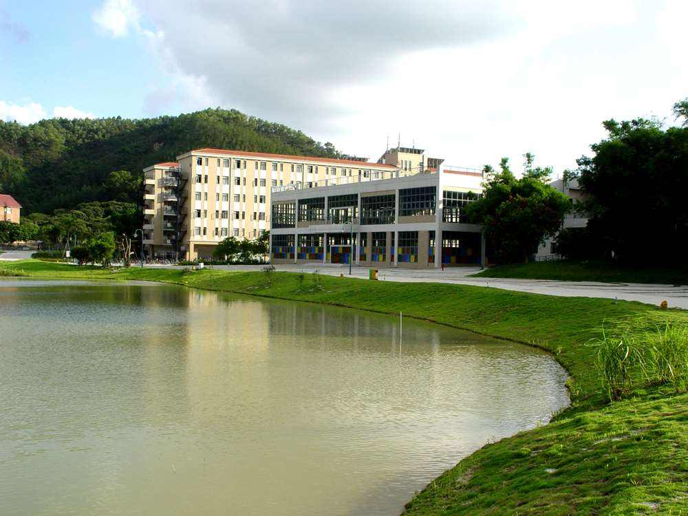 ����ʦ����ѧ�麣��У��ô���ò����Ǽ�����һ��ѧ�Ѷ��ٹ󲻹�