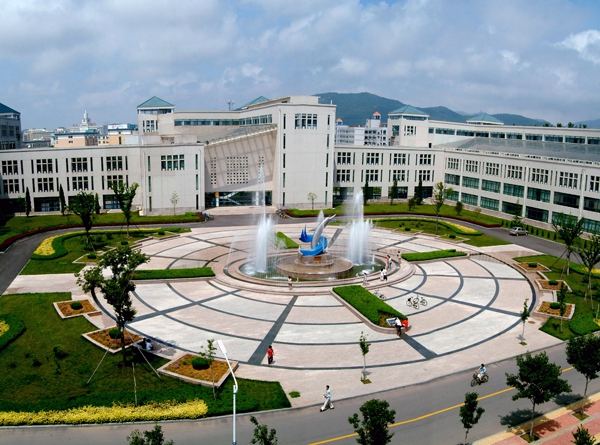 烟台大学是一本吗?最有实力的专业是哪些?烟台大学全国排名第几