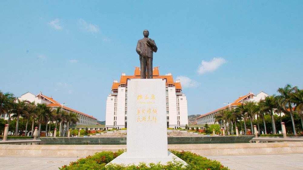 厦门大学嘉庚学院怎么样是几本值得读吗?宿舍图片一年学费多少钱