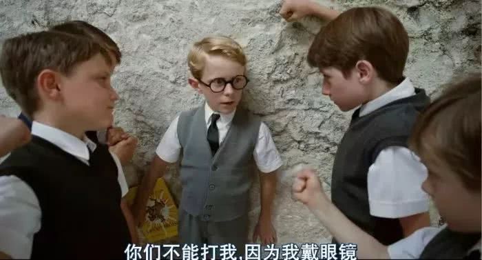 窝里横孩子父亲的特点该反思了?如何克服小孩窝里横外面怂性格