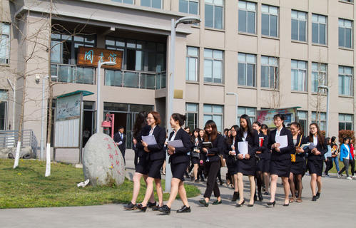 成都信息工程大学银杏酒店管理学院怎么样?是几本?宿舍环境如何
