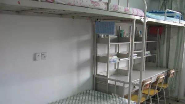 成都信息工程大学银杏酒店管理学院怎么样?是几本?宿舍环境如何