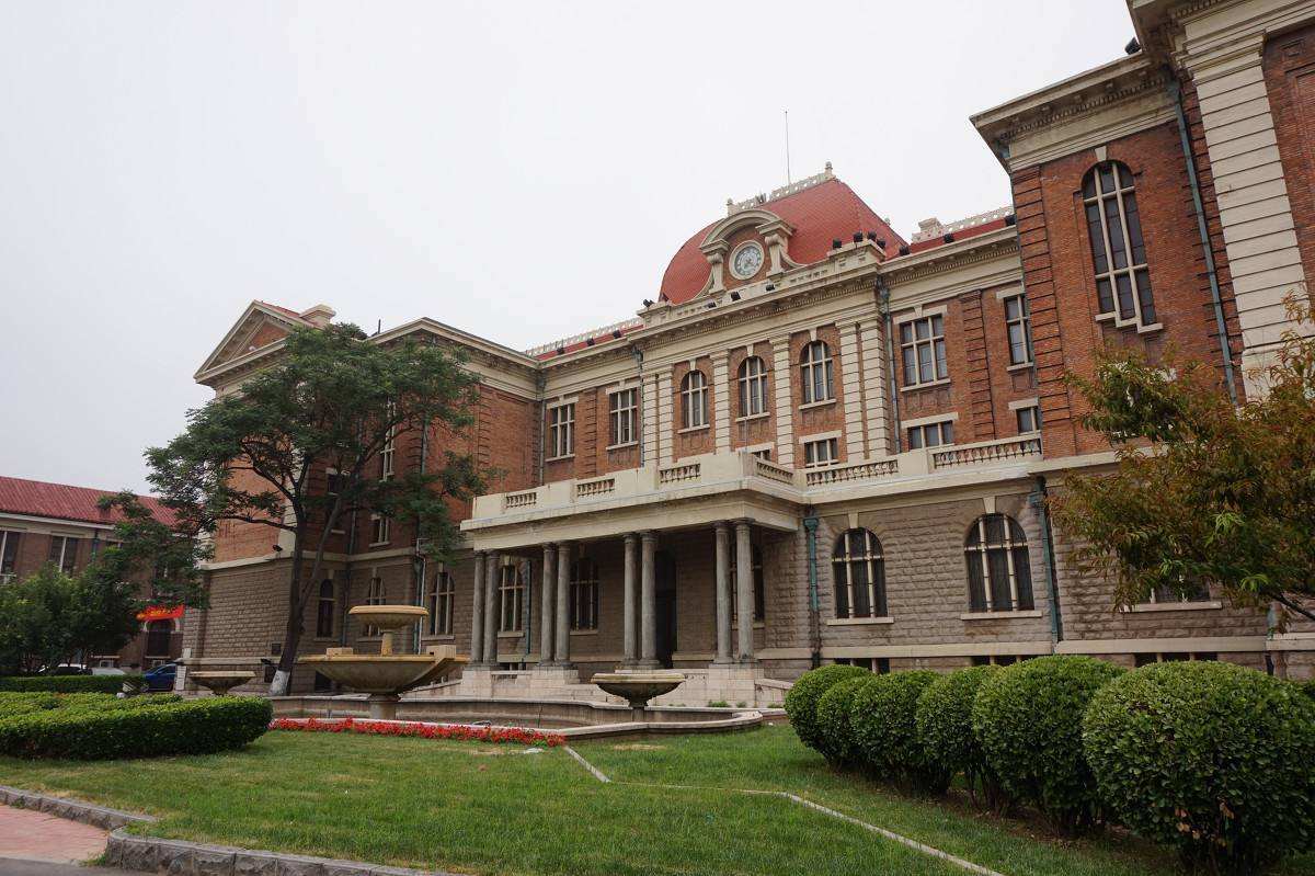 天津外国语大学排名多少为啥不高是几本?学校怎么样是211吗?