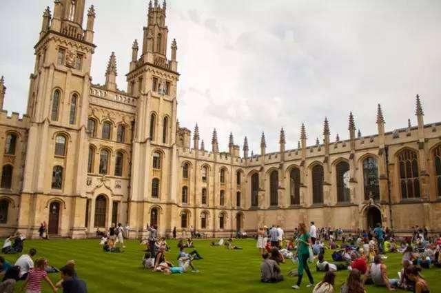 牛津大学世界排名第几相当于中国什么大学?王牌专业排名