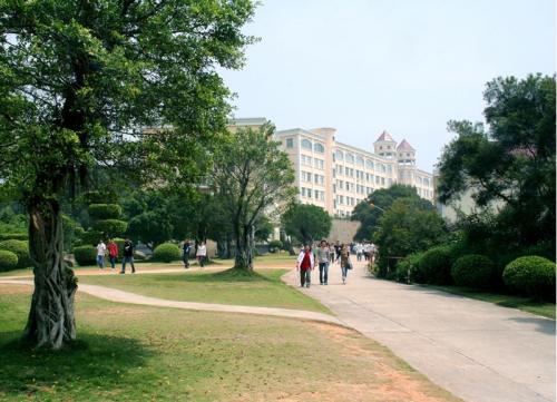 福建农林大学东方学院在哪好不好是几本?排名第几?学费贵不贵?