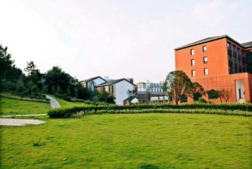 贵州大学是211吗?整体实力怎样?王牌专业有哪些?学费多少?