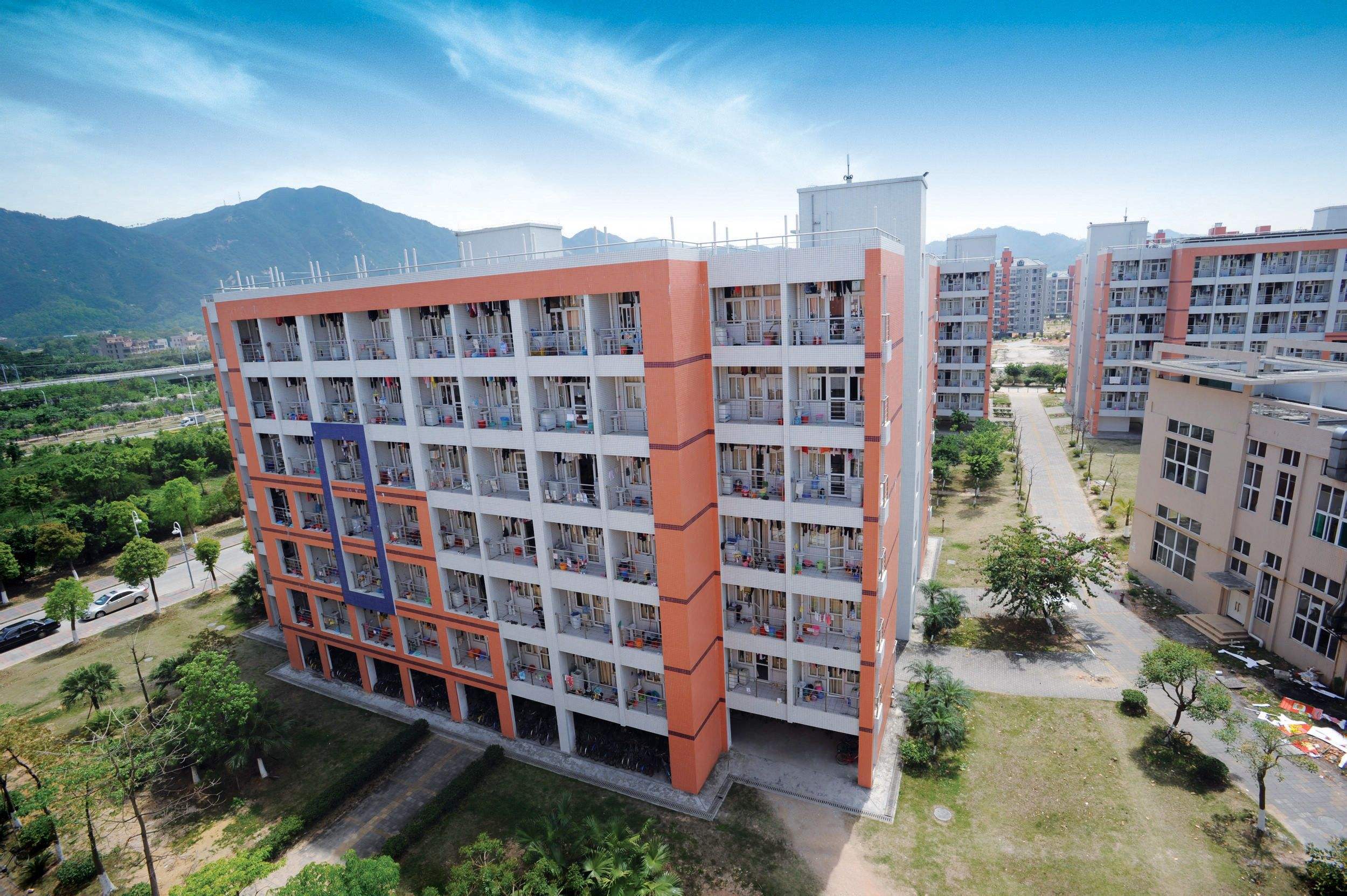 北京理工大学珠海学院怎么样好不好是几本?一年学费多少有多贵?