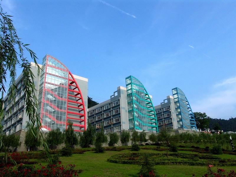 重庆邮电大学在国内认可度高吗?是985吗?属于什么档次?宿舍环
