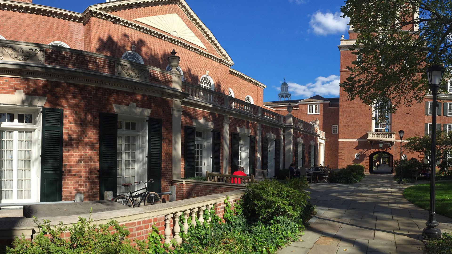 耶鲁大学在哪个城市?世界排名第几?留学费用多少,录取要求?