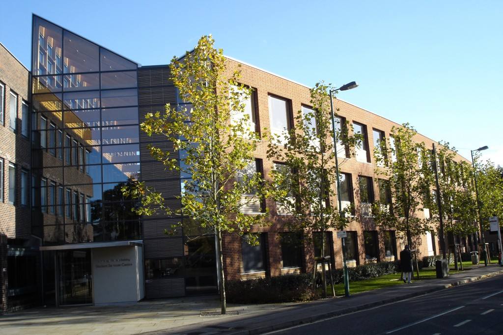 南安普顿大学申请条件有哪些?学费一年多少?宿舍条件好不好?