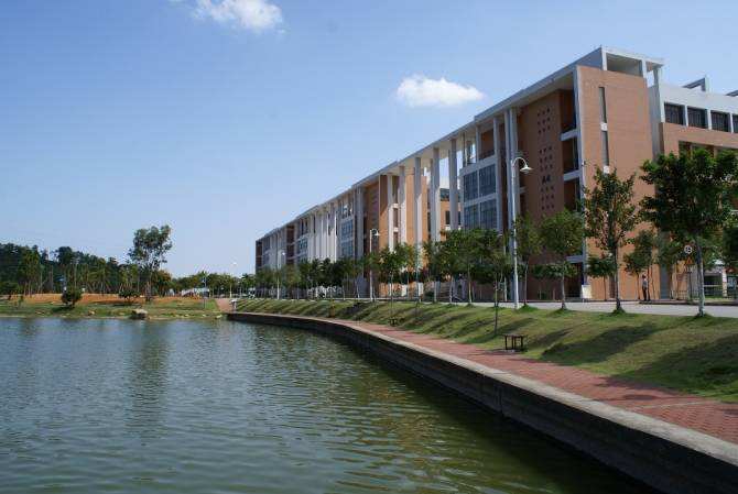 ����������ѧ����ѧԺ��ô�������Ǽ�����ѧԺ�ڱ���Σ�ѧ�Ѷ���