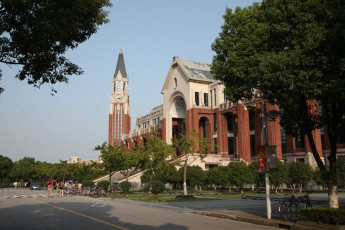 华东政法大学是名校吗?全国认可度怎样?王牌专业?就业前景如何