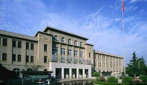 西北师范大学是重点大学吗?什么档次?王牌专业有哪些?学费多少