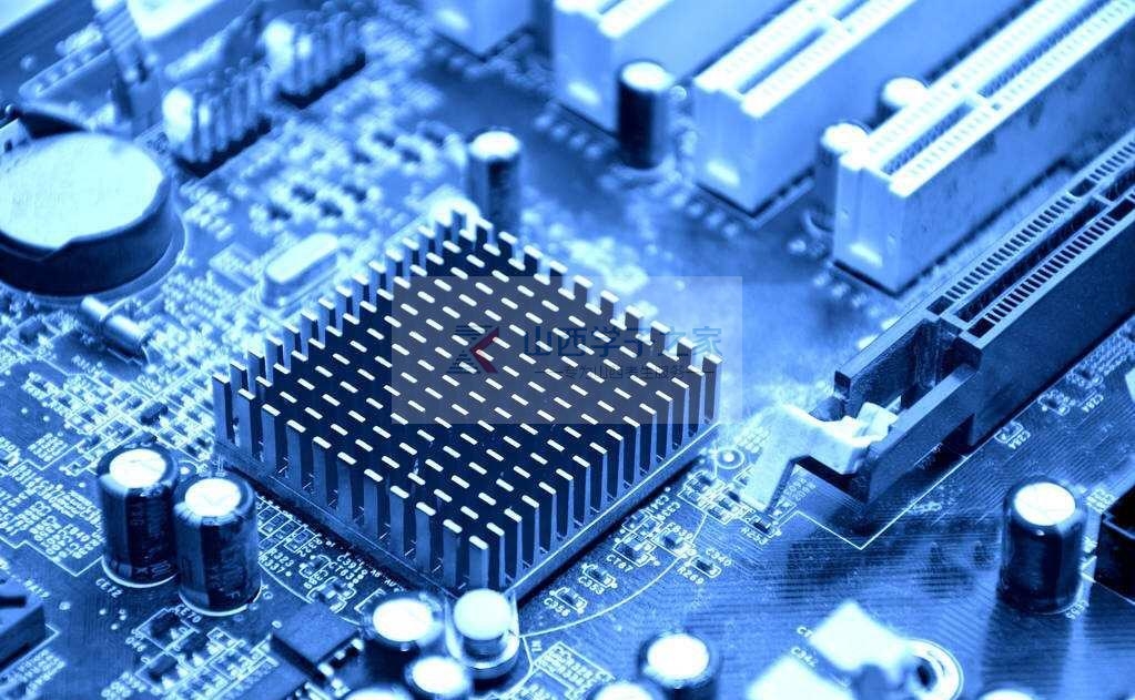 ��Ϣ���̾�ҵǰ��������Σ�������Ϣ����רҵ�Ǹ���ı�ҵ����ɶ