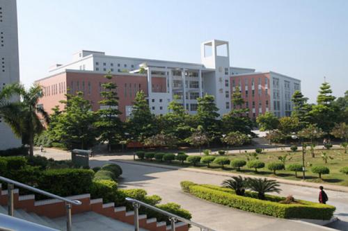广东白云学院好不好是几本值得读吗?宿舍环境如何学费多少?