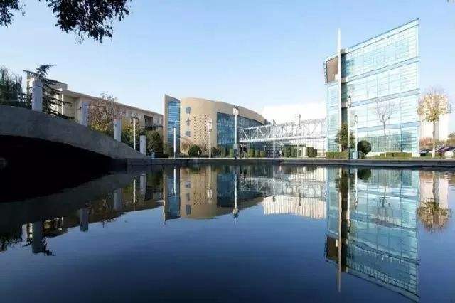 西藏民族大学是小211吗?为什么不在西藏?王牌专业?好就业吗?