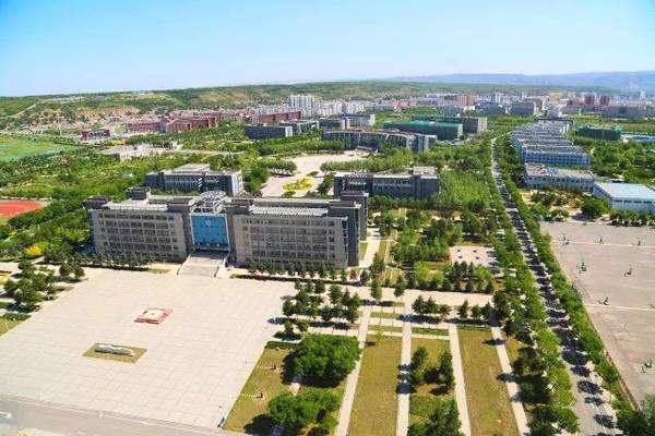 ����ʦ��ѧԺ�Ƕ���ѧԺ�������ڼ�����ҵ���������������Ƭ