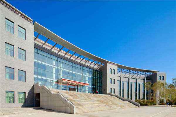 ����ʦ��ѧԺ�Ƕ���ѧԺ�������ڼ�����ҵ���������������Ƭ