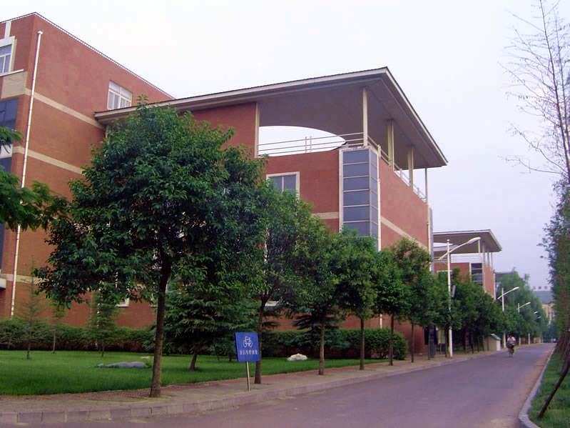 中州大学怎么样是二本吗?为什么说改名最失败?宿舍条件好不好?