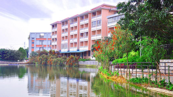 广州商学院怎么样学费是多少?属于几本?毕业生就业前景好不好?