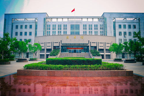 �ߺ�ְҵ����ѧԺ�ǹ���ѧУ����ô������ʲô��רҵ��ѧ�Ѷ���