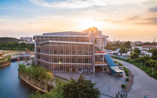 广州航海学院好不好是几本地址在哪?宿舍环境如何学费多少?
