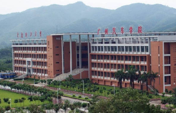 ����������ѧ����ѧԺ��ô��?�Ǽ���?��õ�רҵ����Щ?ѧ�ѹ���