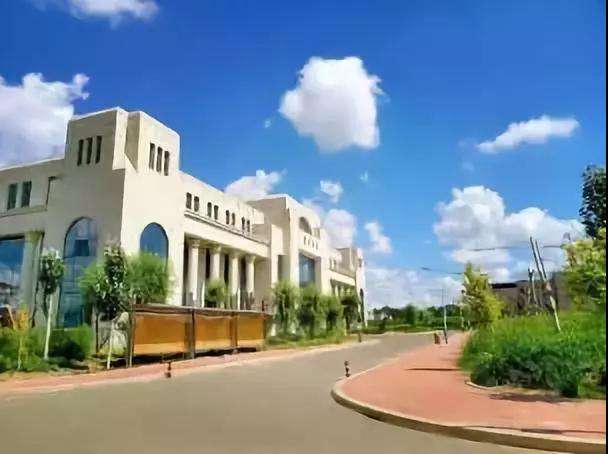 黑龙江东方学院是民办的吗?在哪?学费多少贵不贵?宿舍条件怎样