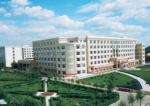 黑龙江东方学院是民办的吗?在哪?学费多少贵不贵?宿舍条件怎样
