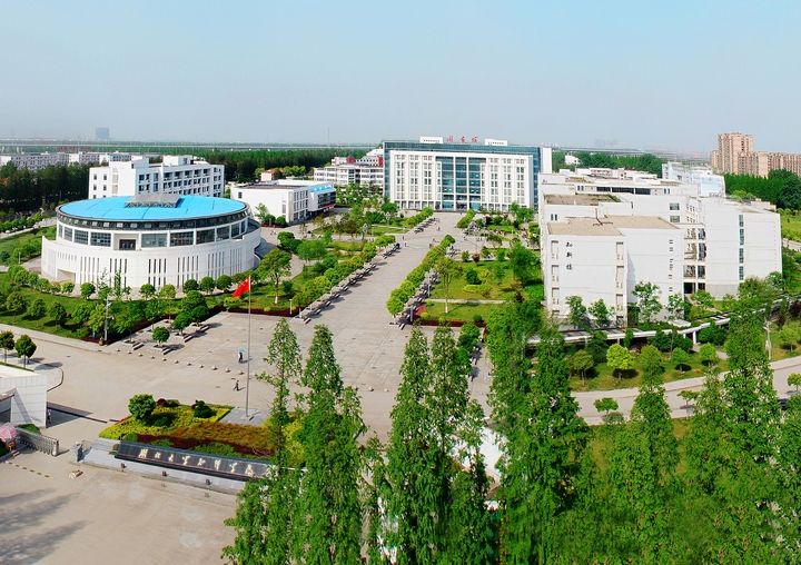 武汉晴川学院是几本?在哪?是民办还是公办的?学费多少?