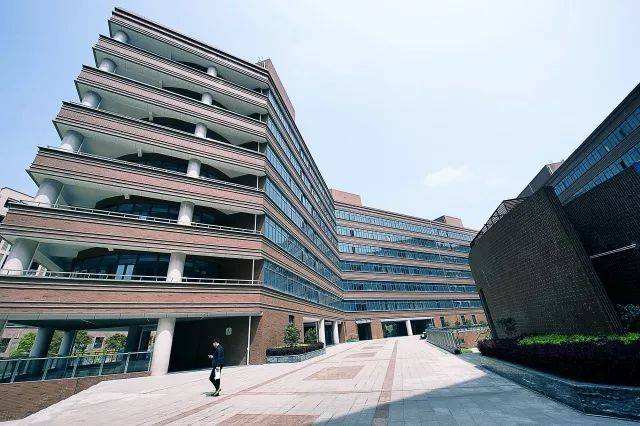 温州商学院是贵族学校吗?学院是几本公办还是民办?一年学费多少