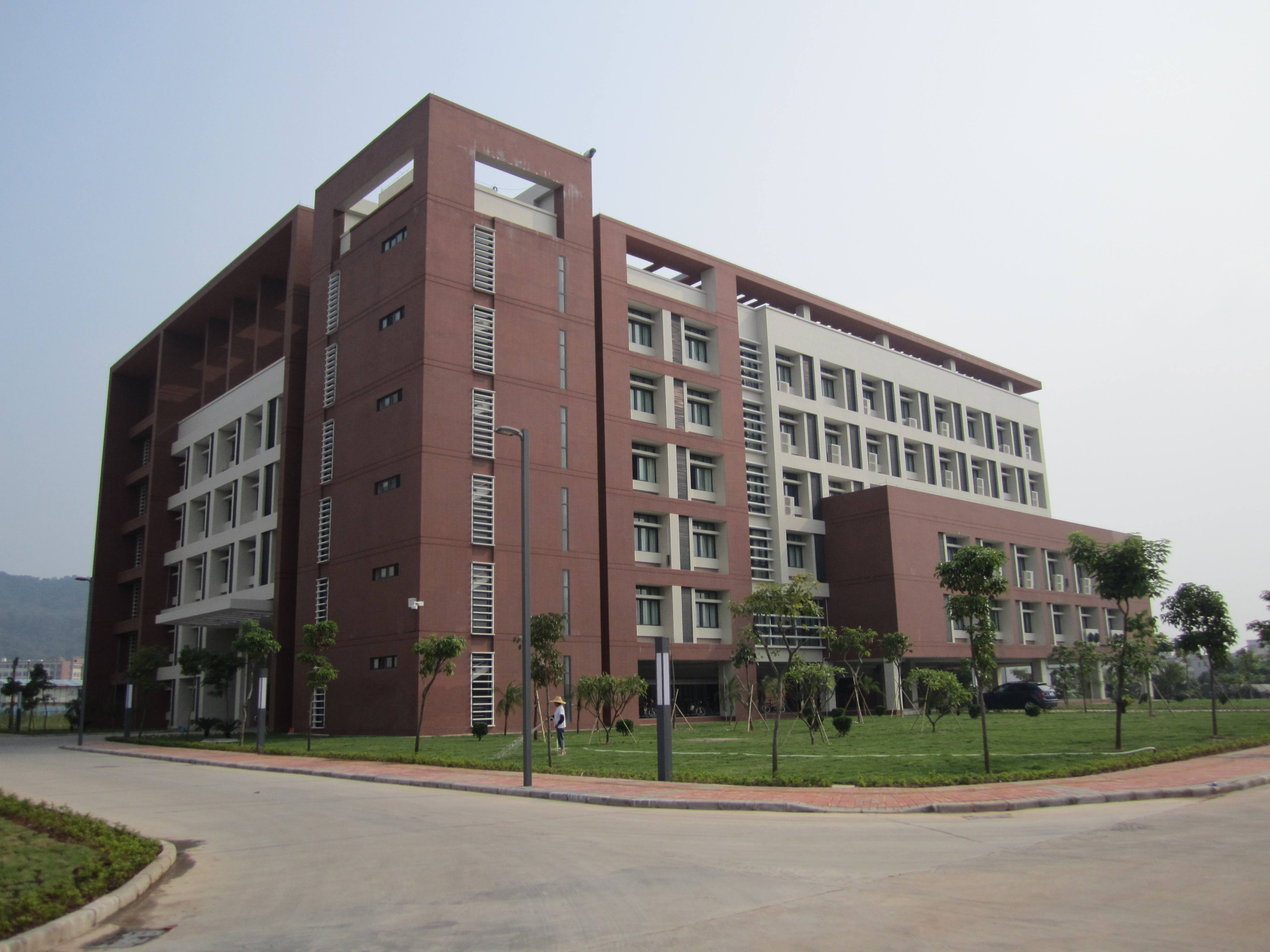 广东职业技术学院实力如何?在哪?排名第几?宿舍环境怎么样?