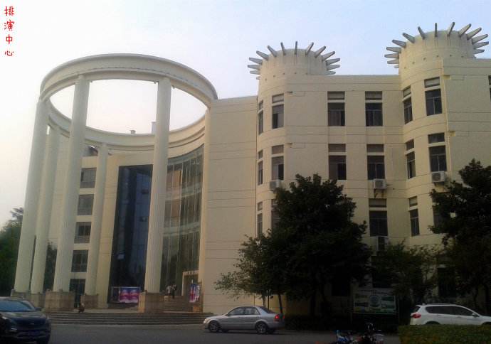 武汉音乐学院是几本全国排名多少?多少分可以进难考吗?学费贵吗?