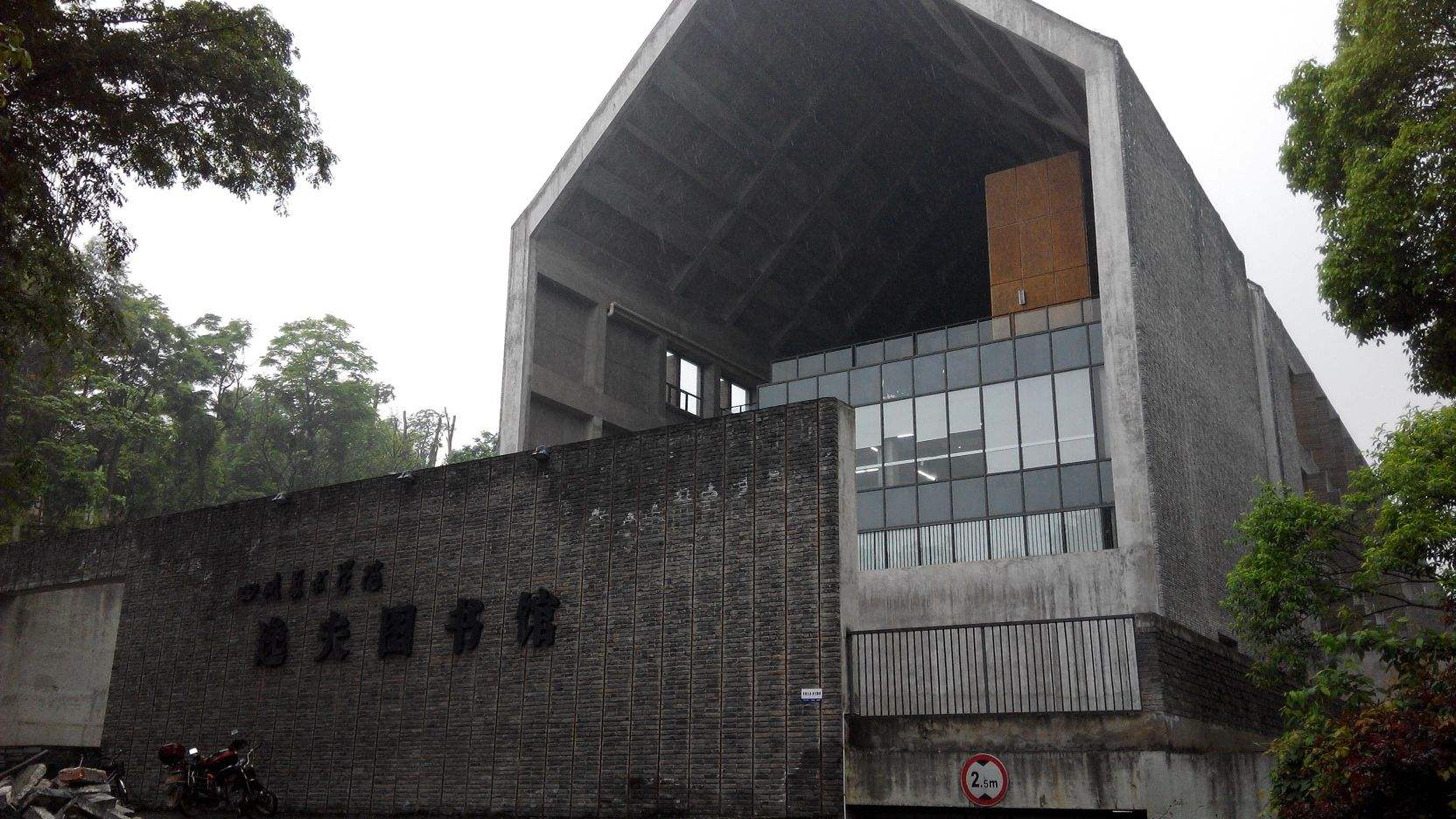 �Ĵ�����ѧԺ��ô���Ǽ���������ȫ���ڼ���ѧ��һ����ٹ���