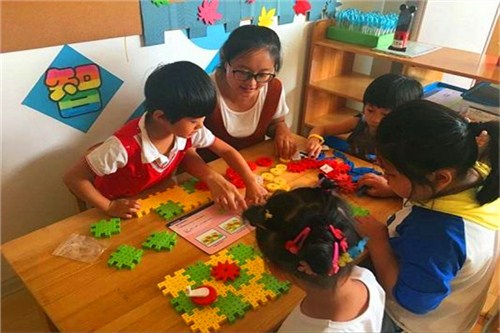 未来5年幼师就业前景怎么样有前途吗?幼师职业的优势和劣势揭秘