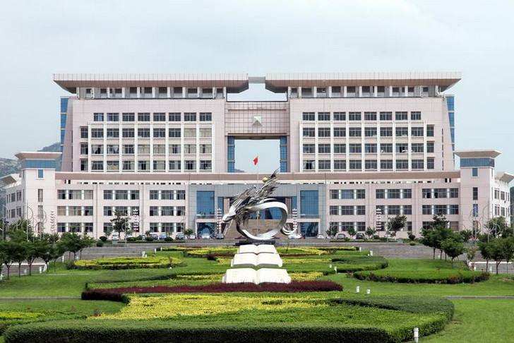 ɽ��ְҵ����ѧԺ��ô�������ģ�����רҵ����Щ��ѧ�Ѷ��ٹ���