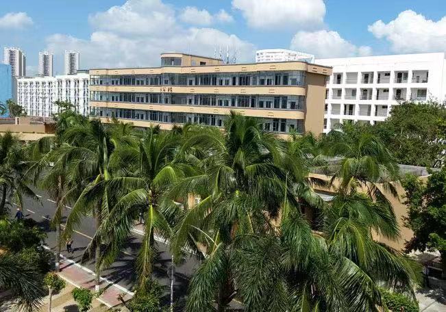 ��������ְҵѧԺ�ǹ��������ô������ҵǰ����Σ�����רҵ��