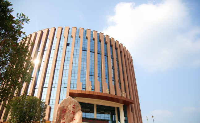 ����ְҵ����ѧԺ��ô������?�ǹ�������?��ʲôרҵ?�շѱ�׼