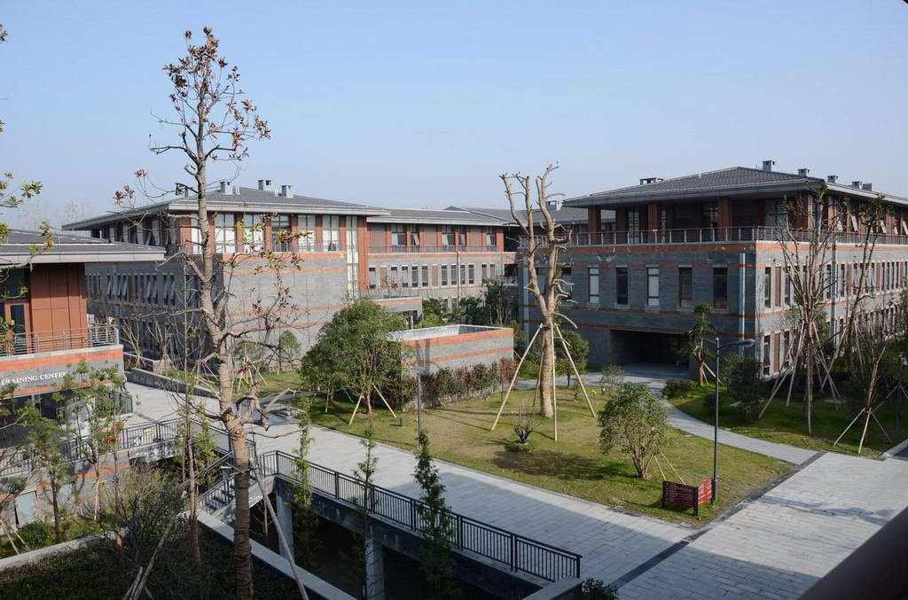 杭州万向职业技术学院有哪些王牌专业?详细地址在哪?学费多少?