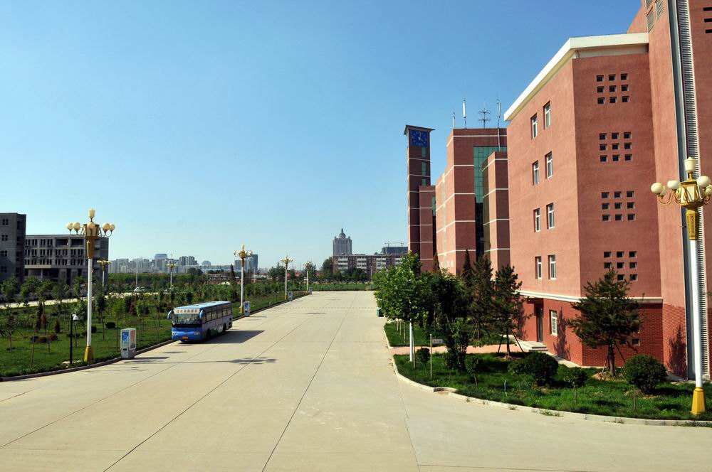 沧州职业技术学院实力如何?有几个校区?优势专业及最新宿舍照片