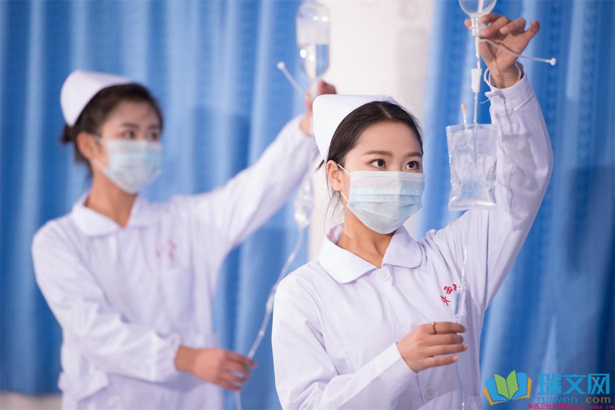 牙医和护士在牙科诊所-蓝牛仔影像-中国原创广告影像素材